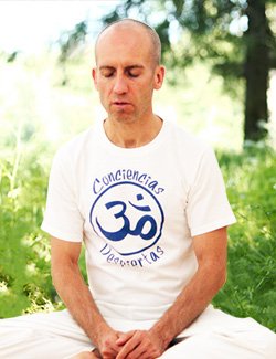 Gerardo Cama-rena (Abdallah) Instructor de Meditación e Hipnólogo. Gerardo Camarena Abdallah